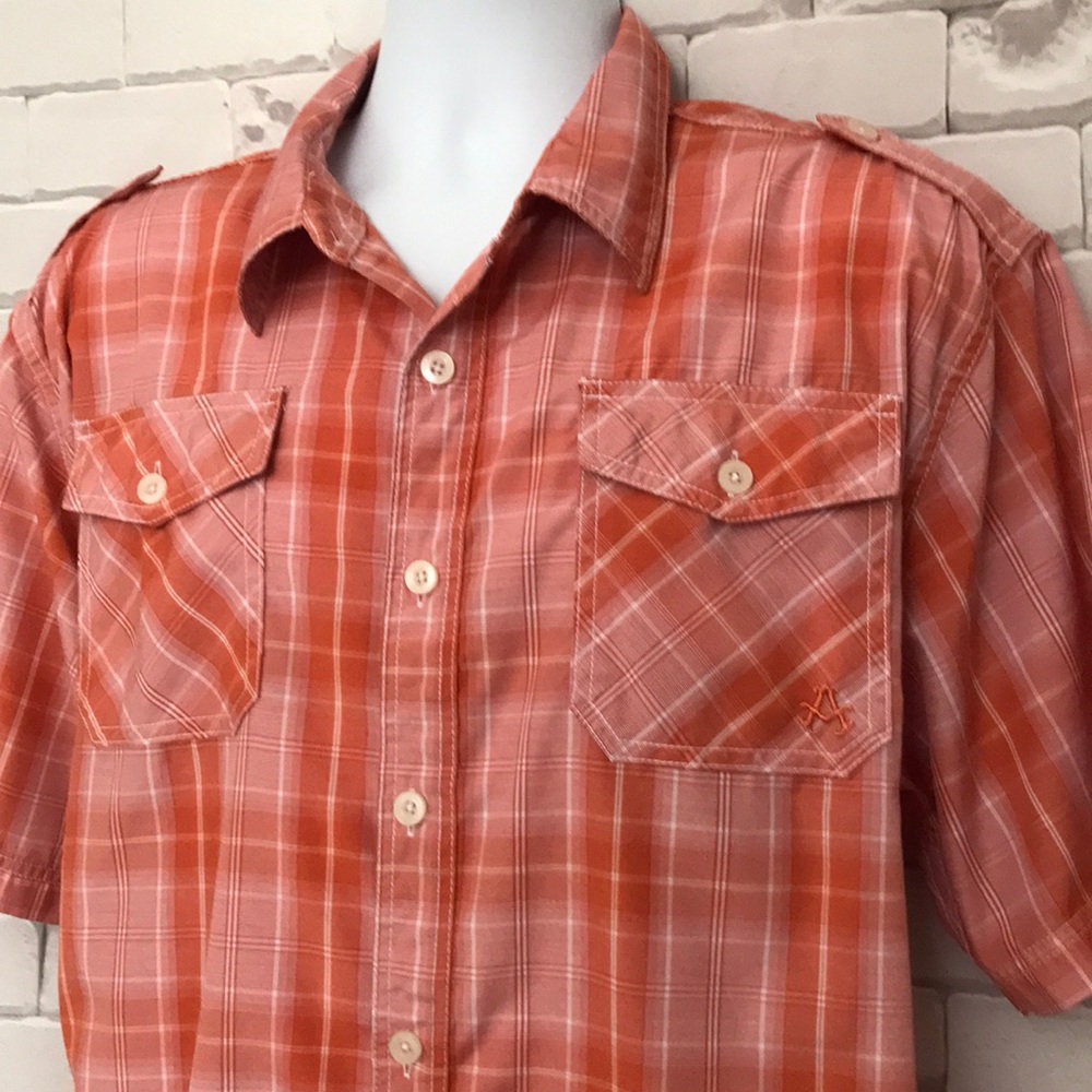 Men’s Akademiks colors button down shirt